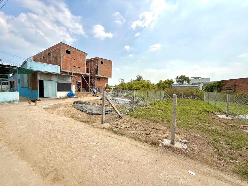 Còn 1 nền ngang 5m7 gần Vinhomes Cần Giờ chỉ 3ty2