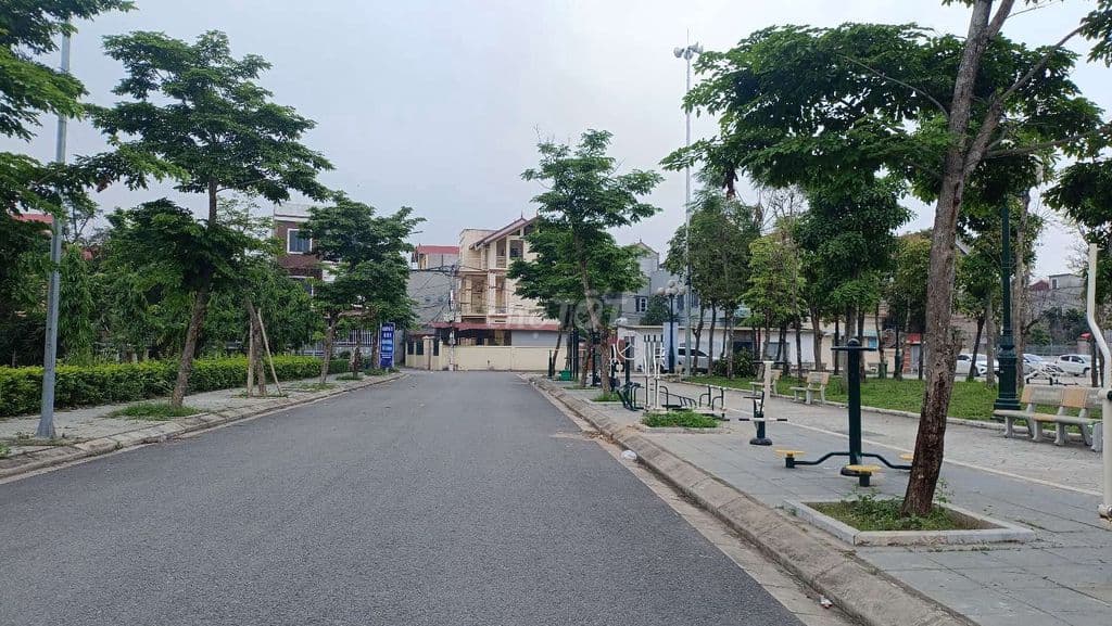 Bán đất bìa làng Thiên Lộc ( kim chung cũ) đường thông view công viên - Ảnh 2