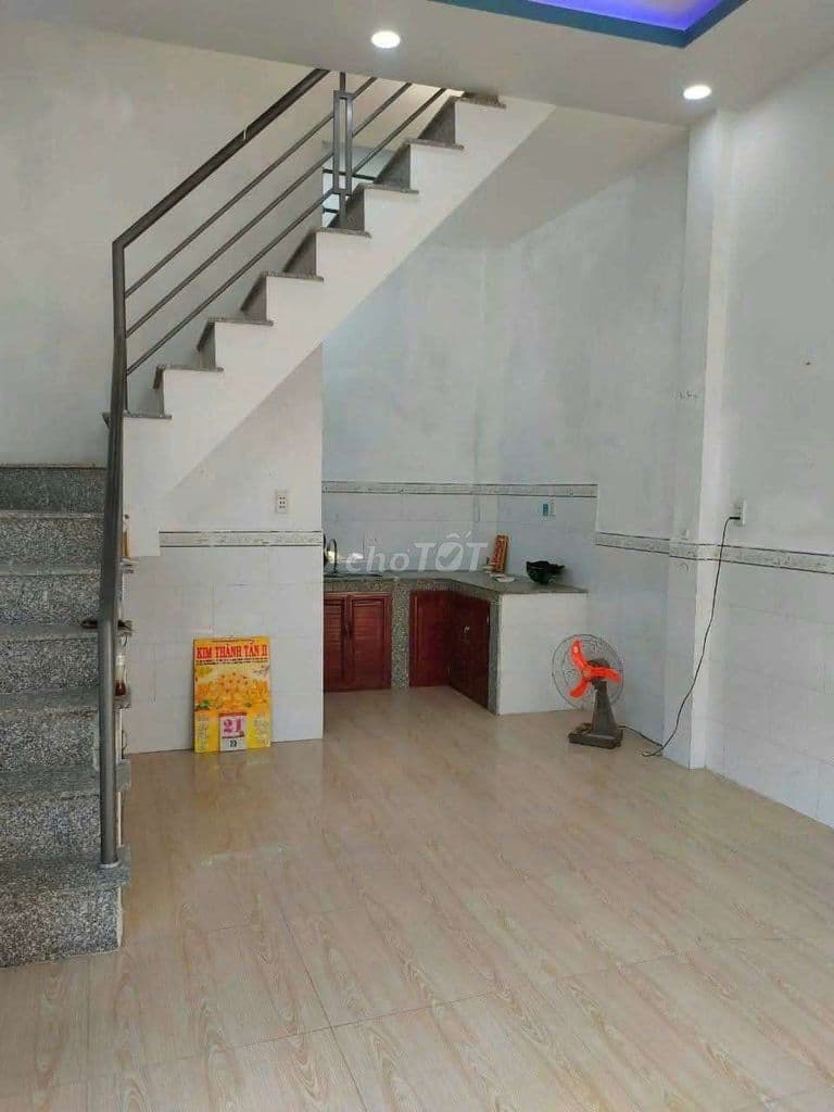 bán nhà gác suốt 4x7 trên dưới điều có vệ sinh đường 1a - Ảnh 2
