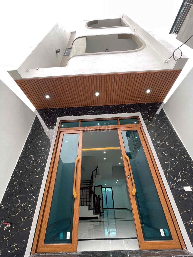 nhà xây mới độc lạp 70m Tả Thanh Oai