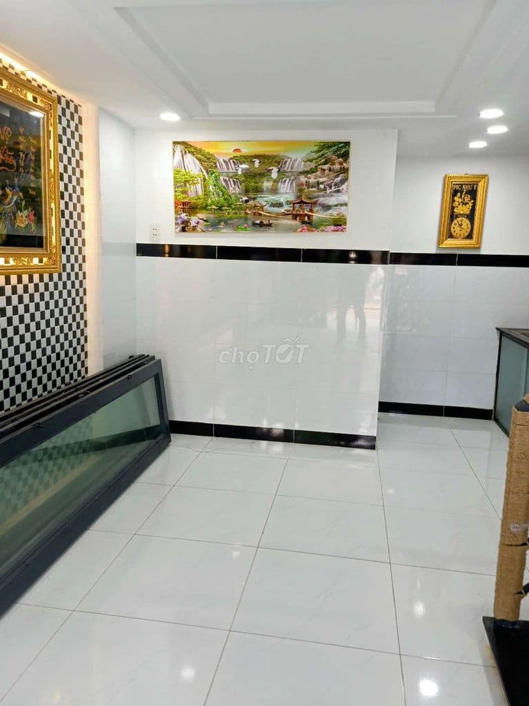 Nhà 1 lầu 2 phòng ngủ, hẻm xe hơi - Ảnh 3