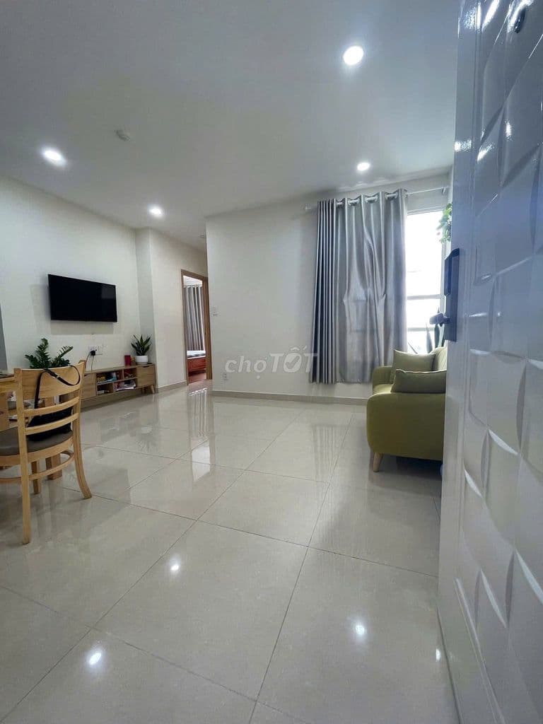 Bán Căn 62m2 Có nội thất; Mới và đẹp. Chỉ 2,420 tỷ. LH HƯƠNG xem nhà
