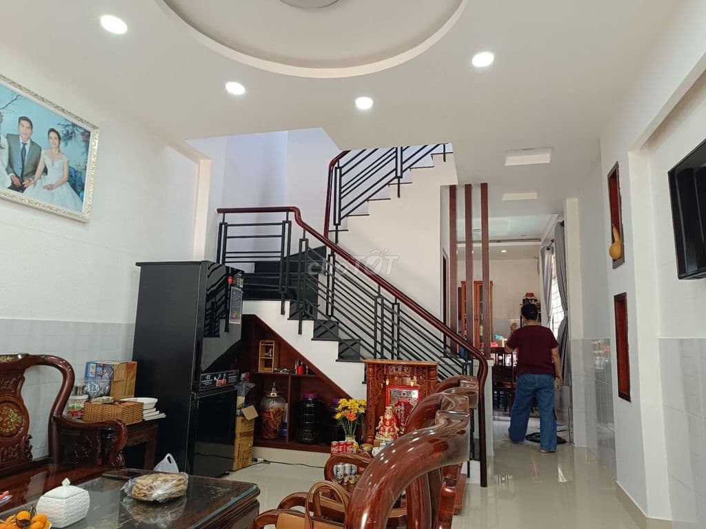MẶT TIỀN KINH DOANH NGAY CẠNH NGÃ 4 BỐN XÃ-60m2-2tang-4.5TỶ-BÌNH TÂN - Ảnh 2