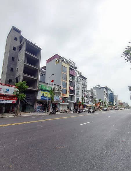 bán nhà 7 tầng Long Biên view hồ thoáng