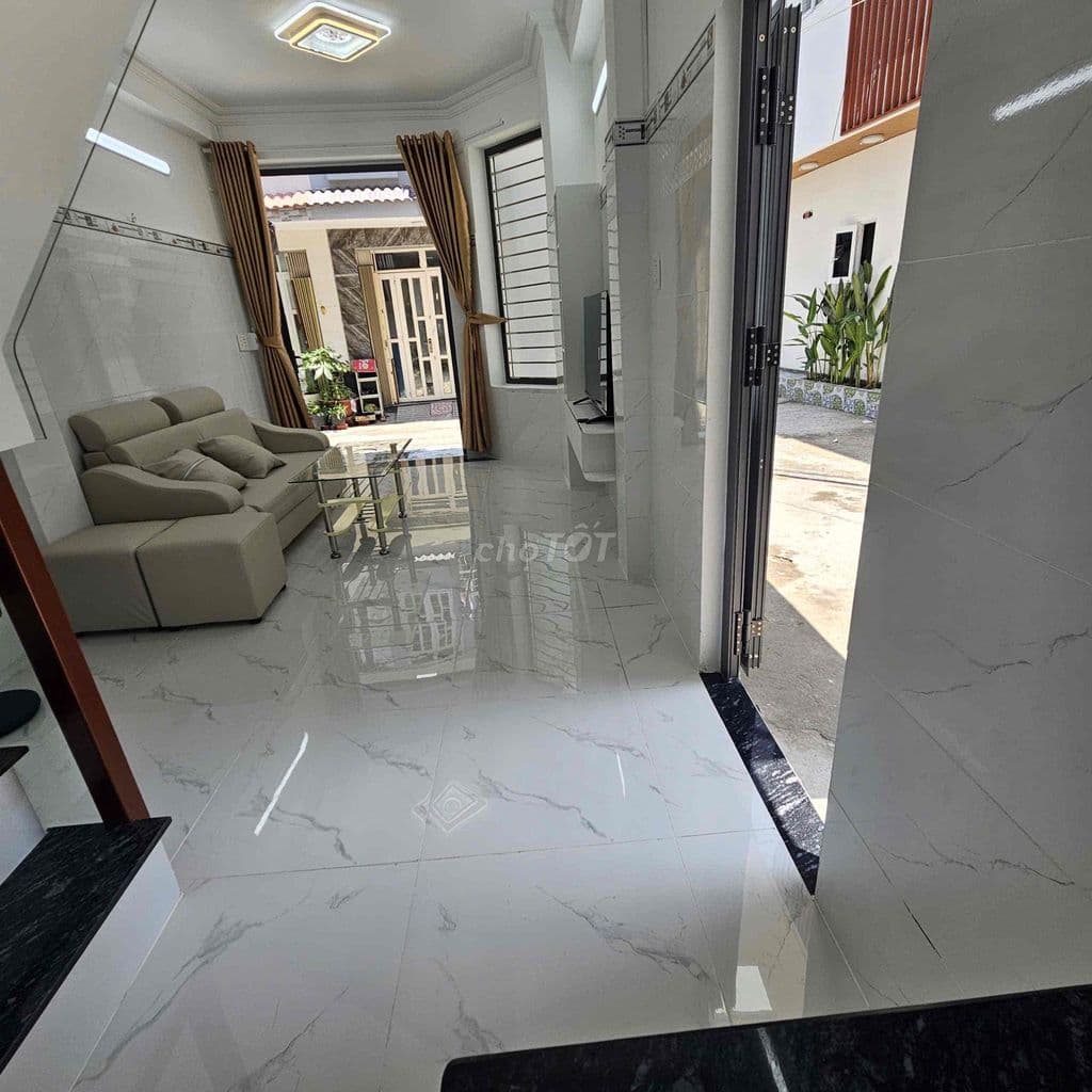 Nhà mặt tiền hẻm thông ngay trung tâm thị trấn nhà bè sát q7 - Ảnh 3