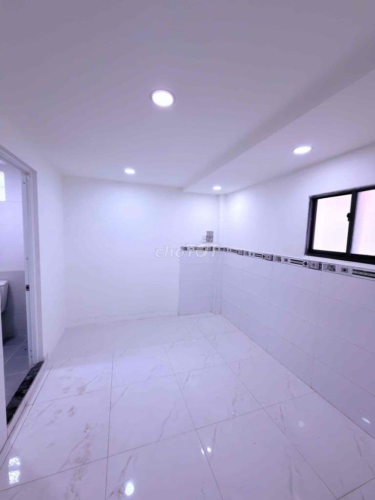 Nhà cần bán diện tích 4x5m đường Ni Sư Huỳnh Liên