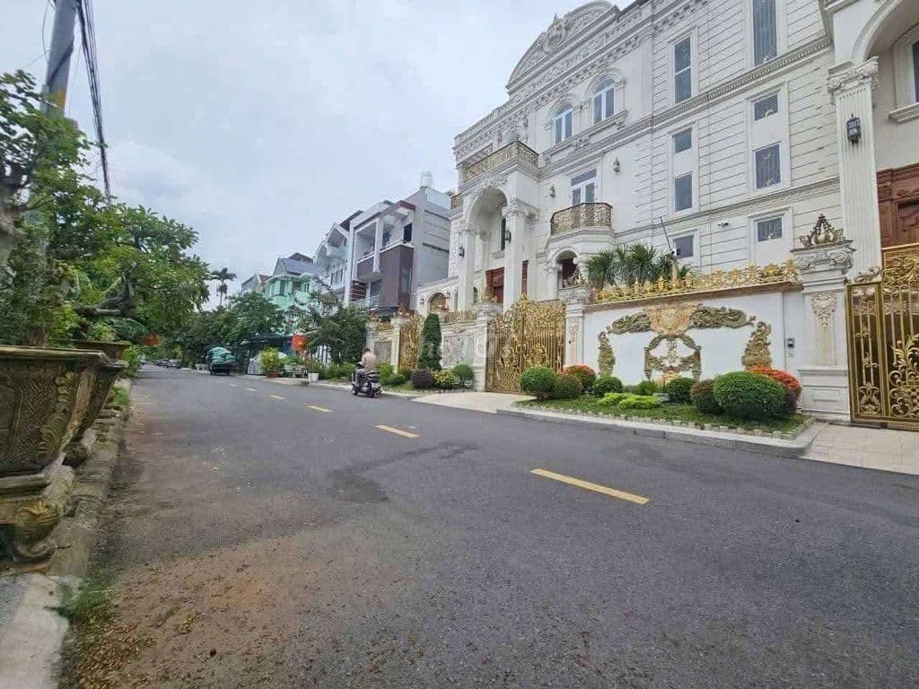 Lô đất đẹp 10m x 18m. 180m2. Khu Biệt Thự Phú Nhuận 1/ Lê Thị Riêng