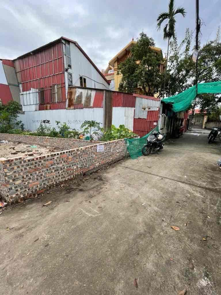 ĐẤT PHÂN LÔ - Ô TÔ VÀO - NGÕ THÔNG CÁC NGẢ - HÀNG XÓM VINCOM