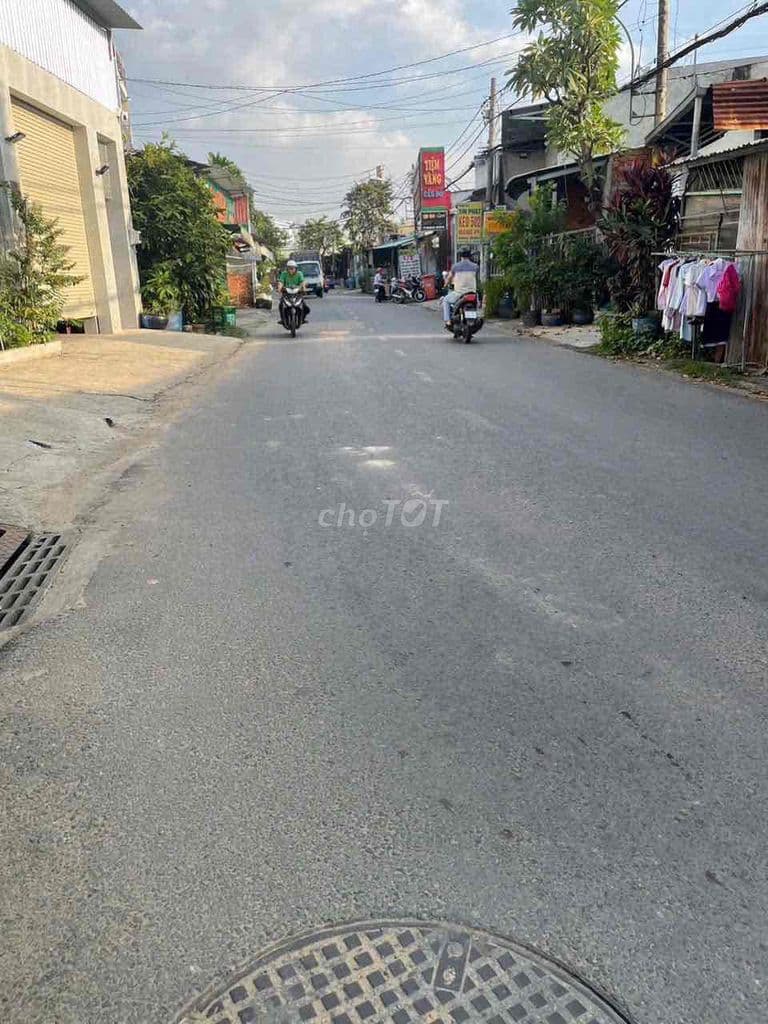 ĐẤT MẶT TIỀN NHỰA ĐẸP - hướng đông nam