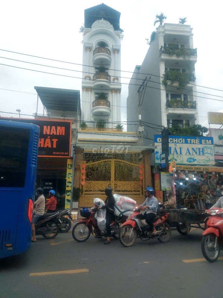 Tòa Nhà 5m x 30m. 6 Tầng DTSD 610m2 Thang Máy Mặt Tiền Nguyễn Ảnh Thủ