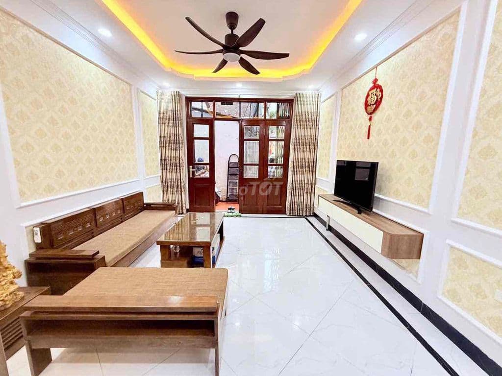 Phố nhổn - 35M - 4 tầng - full nội thất - oto đỗ cửa giá 5.65 tỷ