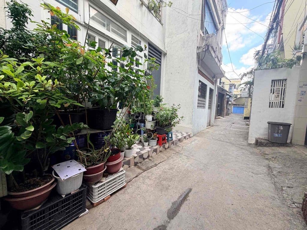 Ngay Chợ Bà Chiểu - Cách Hẻm xe Hơi 10m - 50m2 - 3 Tầng - Chỉ 6.2 - Ảnh 2