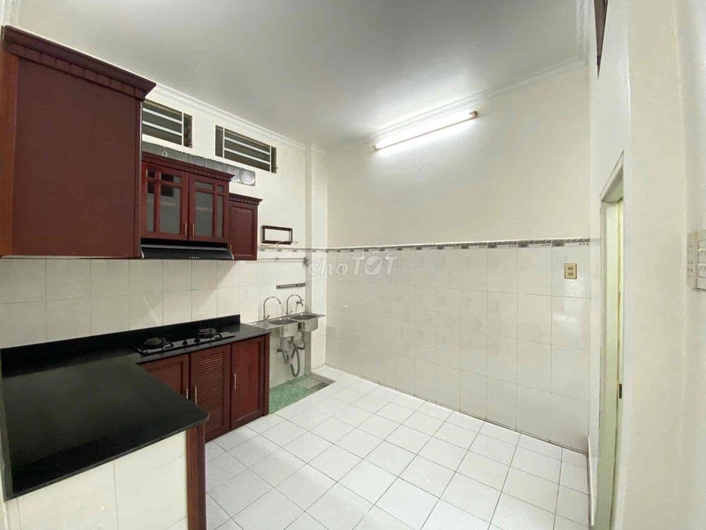 GẦN MT NGUYỄN CHÍ THANH Q10 H3G THÔNG - 5x10m - 3 TẦNG 4PN CHỈ 5,7 TỶ - Ảnh 3