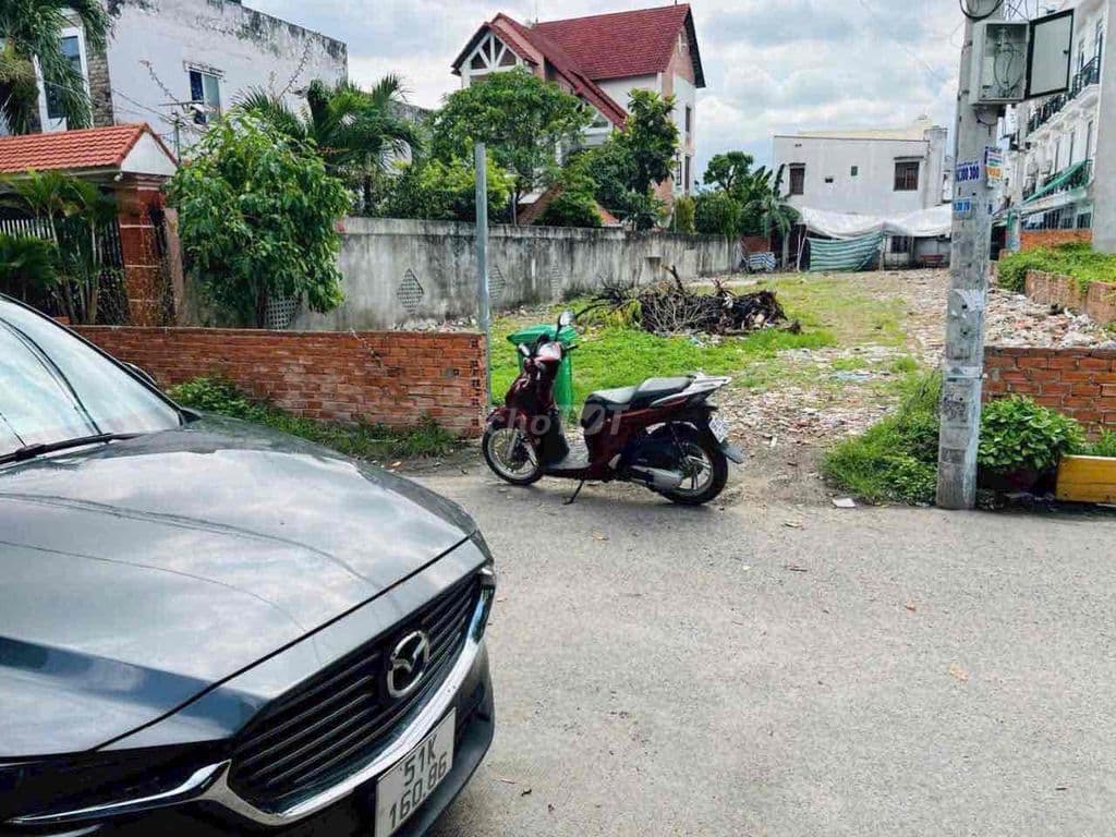 bán lô đất đẹp ngay Ngã Tư Ga, giáp Gò Vấp