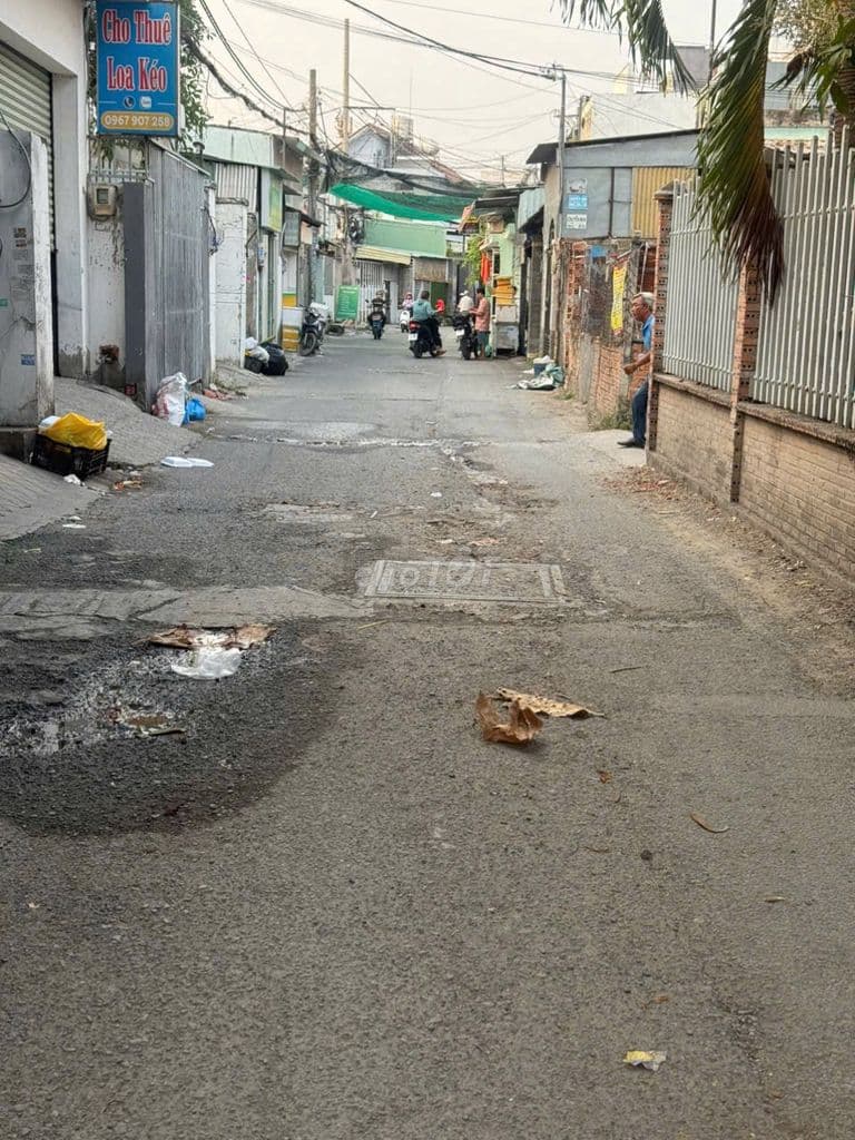 Bán gấp lô đất thổ cư sổ hồng riêng DT 6 x17 gần chợ đầu mối hóc môn - Ảnh 2