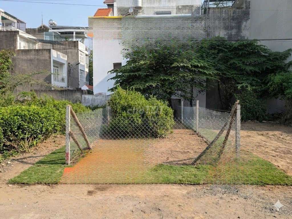 Bán đất Phú Hữu Q9 giáp Nguyễn Duy Trinh, dt 84,2m2 sổ hồng trao tay