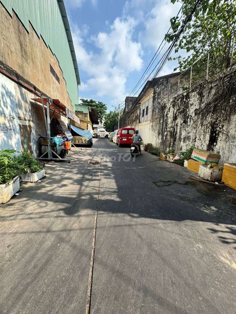 Bán Nhà Lạc Long Quân Phường Minh Phụng Quận 11. 4,5mx10m 1 Lầu