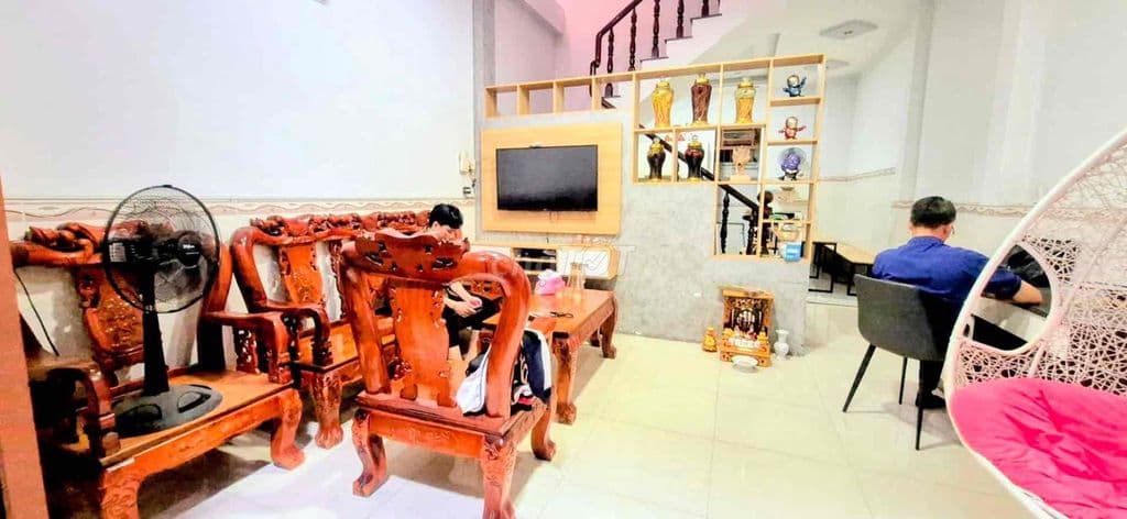 NHÀ HẺM XE 3 TẦNG HƠI 1 SẸT NGAY CHỢ NHỎ LÊ VĂN VIỆT - Ảnh 2