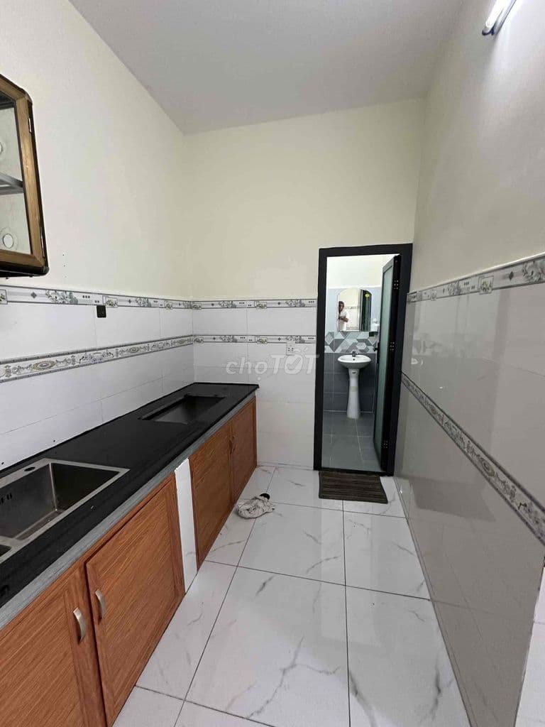 nhà cấp 4. hai phòng ngủ . 4m x 17m . thạnh xuân 25 - Ảnh 3