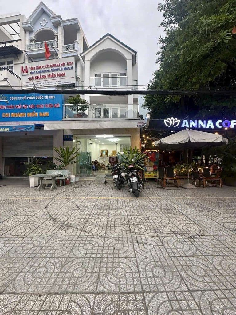 Nhà Phố 5m x 18m. 3 Tầng Mặt Tiền Lê Thị Riêng. Ngay UBND Q12