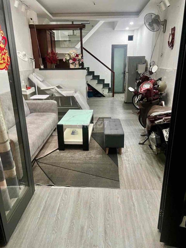 Nhà 4 tầng trung tâm quận 3 cần bán !