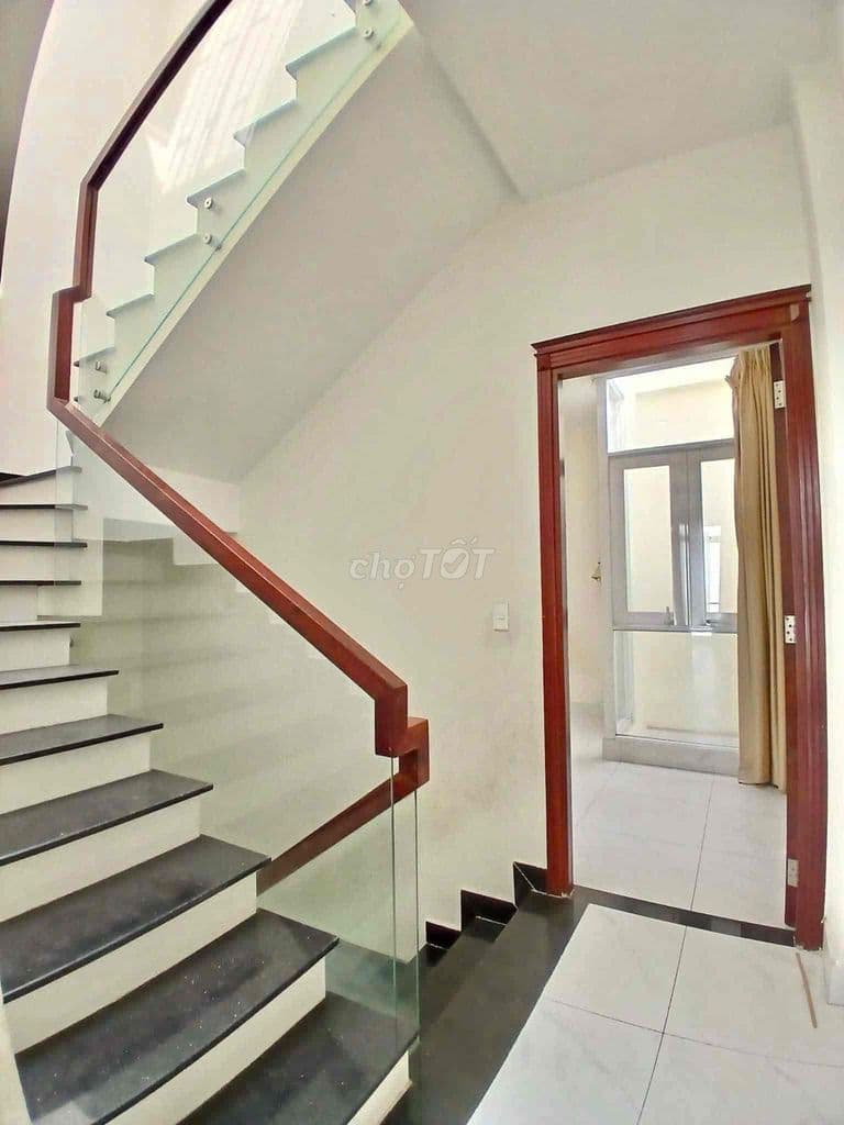 nhà 3 tầng - ô tô ngủ nhà - Cạnh cầu Gò Dưa - 51m2 -4.8 tỷ -hoàn công - Ảnh 2