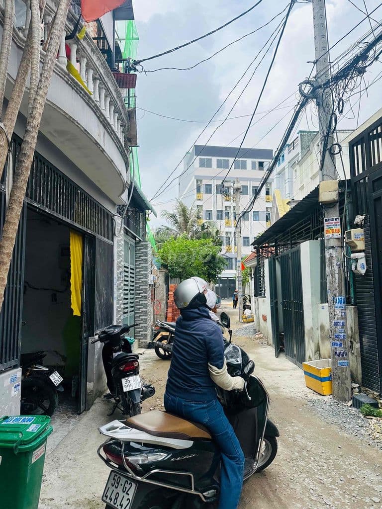 Nhà Riêng 3PN , Trung Tâm Q12 , xây mới 1 trệt 1 lầu , hoàn công đủ ,