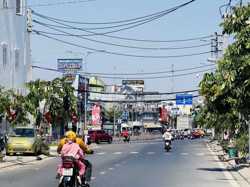 BÁN LÔ GÓC 120M2 TRUNG TÂM HÓC MÔN MẶT TIỀN KINH DOANH