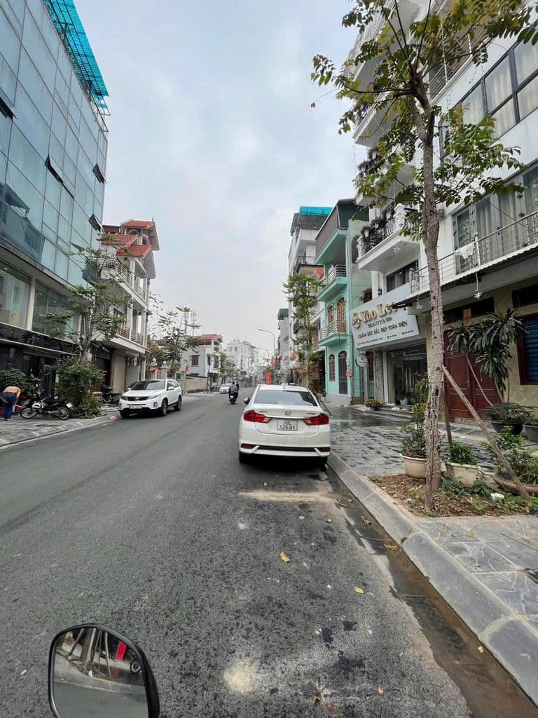 Bán đất phúc lợi, 61m2 mặt phố đường to