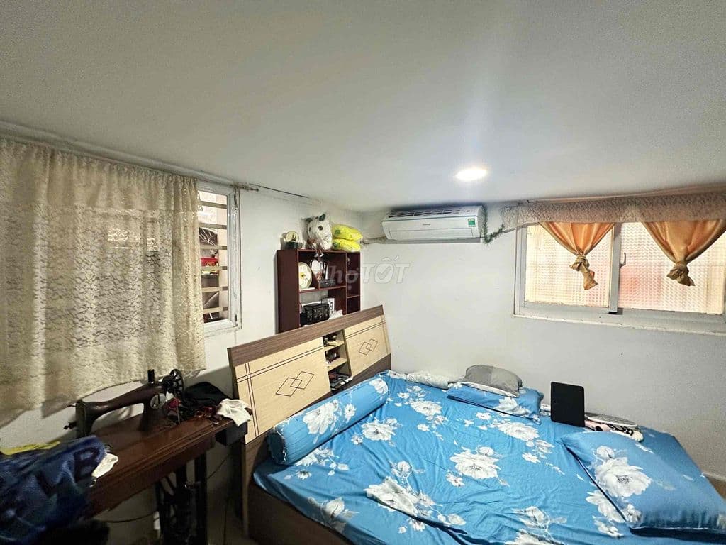BÁN GẤP CHUNG CƯ LẦU 1 triệu Quang Phục Q5 55m2 có gác lửng Nhà Mới