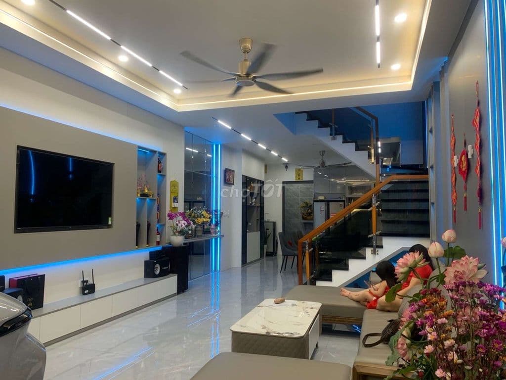 NHỈNH 5 TỶ- NHÀ 3 TẦNG 70M2, HXH NGAY LÊ VĂN VIỆT - ĐH GTVT Q9 - Ảnh 2