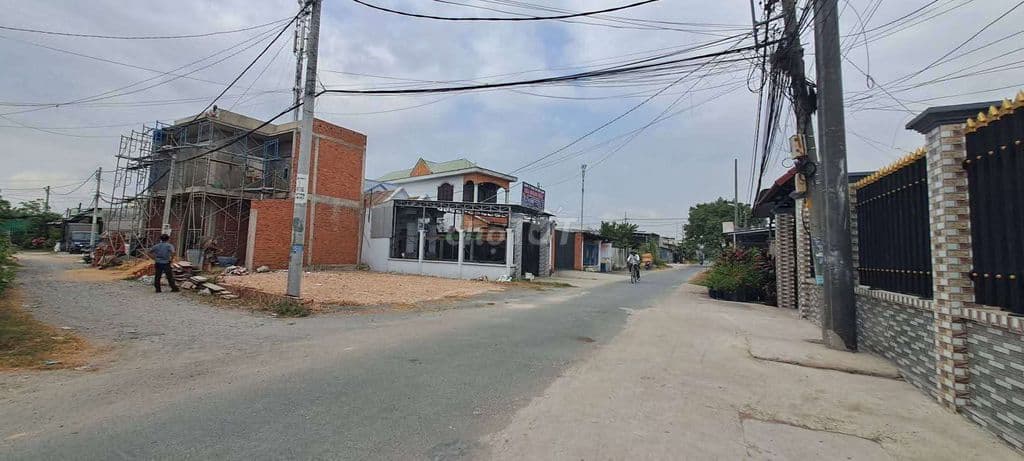 Bán Đất Góc 2 mặt tiền, gần chợ chiều xã Tân Thạnh Đông