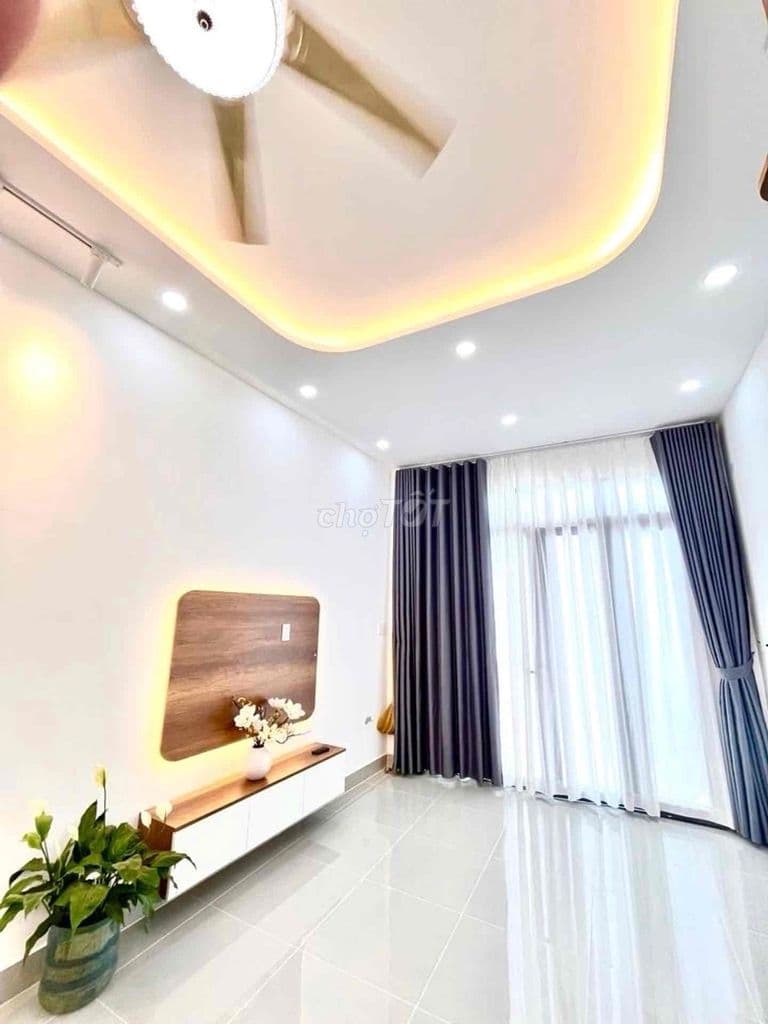 * NHÀ CẤP 4 QUẬN 7 - CHỦ KHÔNG LÀM HOÀN CÔNG GẦN NGUYỄN THỊ THẬP - HẺ - Ảnh 2