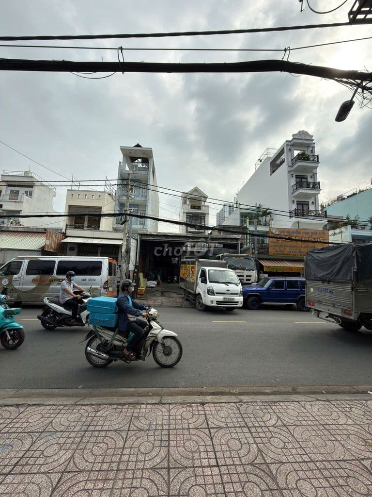 Chành xe - MT An Dương Vương (310m2) - F10 Q6