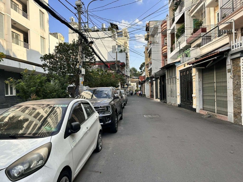 HẺM NHỰA 10M XE HƠI TRÁNH NGỦ NGÀY ĐÊM – NHÀ ĐẸP TÔ HIẾN THÀNH QUẬN 10