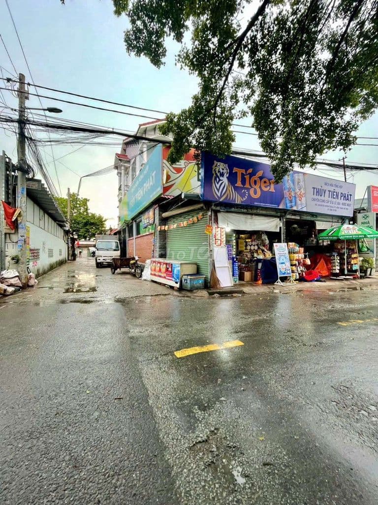 Bán Nhà đẹp ngay Chợ Gà đường Xe Hơi Giáp Quận 12