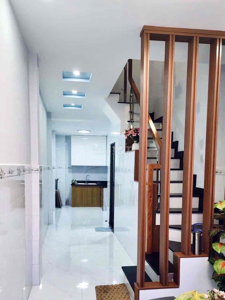 Nhà 2 tầng mới CMT8 Quận 3 giá 3 tỷ - Ảnh 2