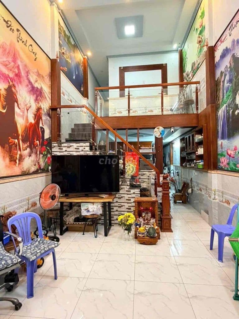 bán nhà ngay Bến Xe Hiệp Thành, dt70m2, sổ hồng riêng, nhà 3 phòng ngủ