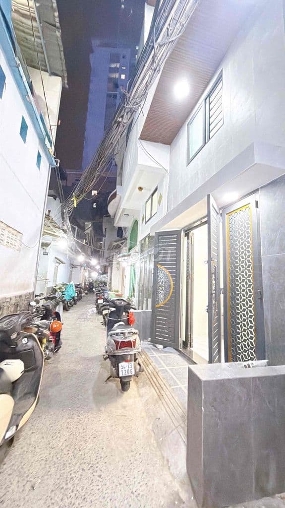 Nhà mới 100% 3 Tầng 2P2WC - Ảnh 2