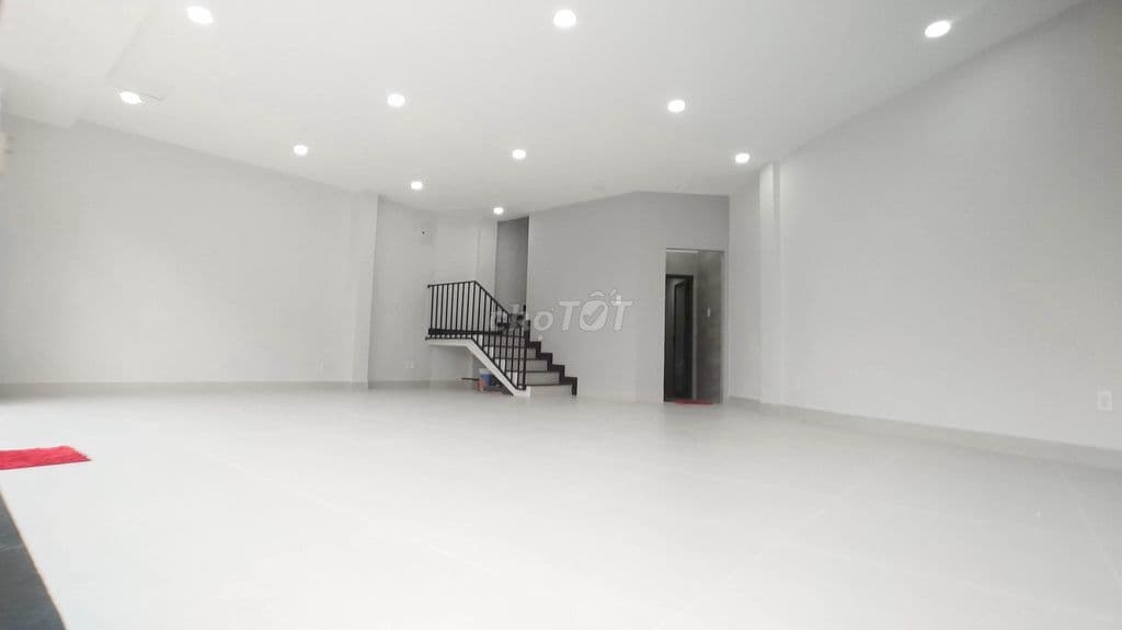Bán gấp MT 126 Hồ Bá Kiện,Q10.DT:9x8m 2 tầng,HĐT VINAMILK 44tr/tháng - Ảnh 2