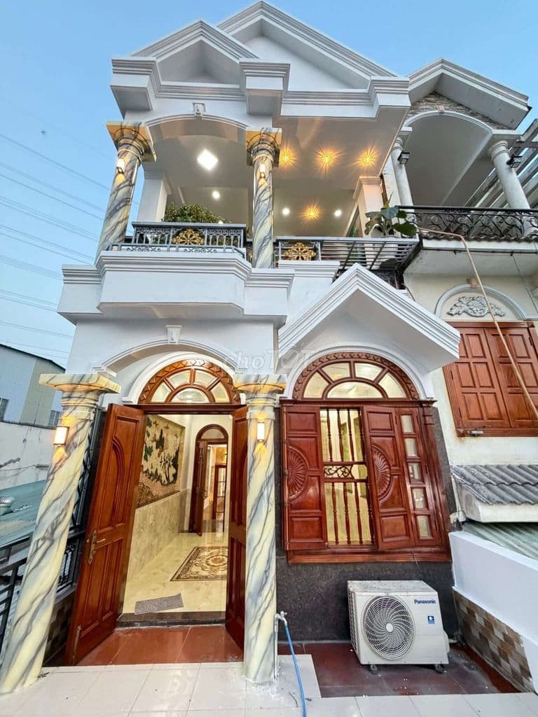 Nhà 4,5x30 Mặt Tiền Nguyễn Ảnh Thủ