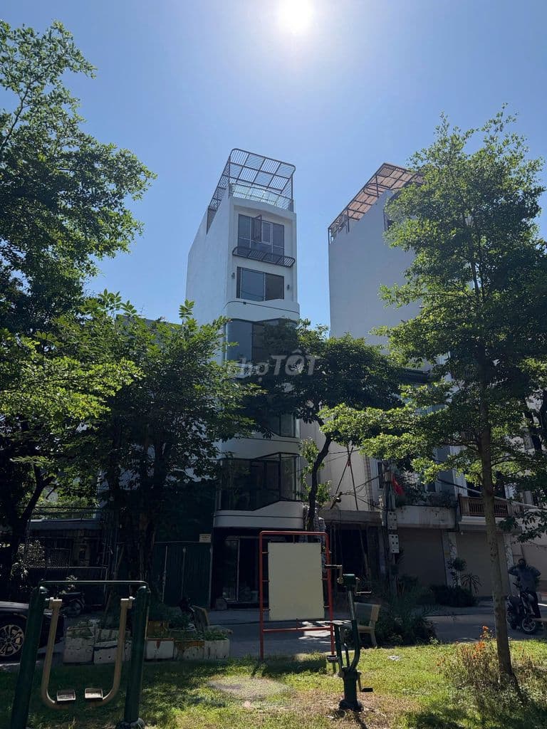 Bán nhà 57 Cổ Linh, view vườn hoa, đường ô tô vỉa hè, 40m² x 7 tầng - Ảnh 3