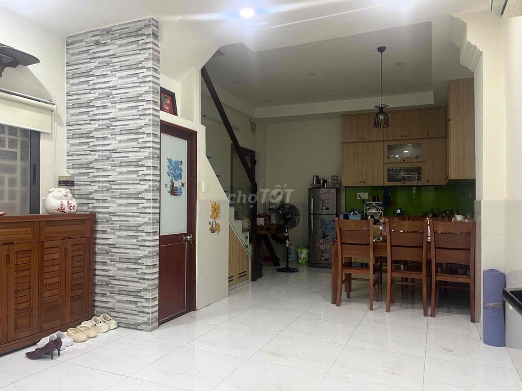 nhà 2PN 5tỷ sát HVB/LVSy 2tầng Phú Nhuận