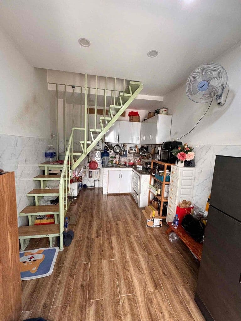căn nhà nhỏ có vo hẻm xe hơi - Ảnh 3