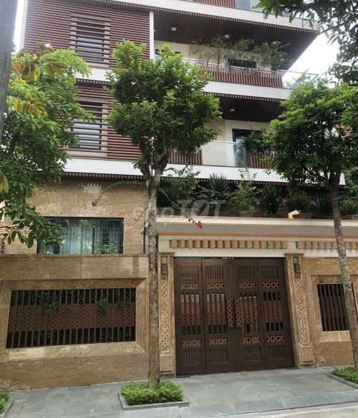 BIỆT THỰ VIP LÀNG QUỐC TẾ THĂNG LONG CẦU GIẤY - 2 MẶT Ô TÔ - HIẾM