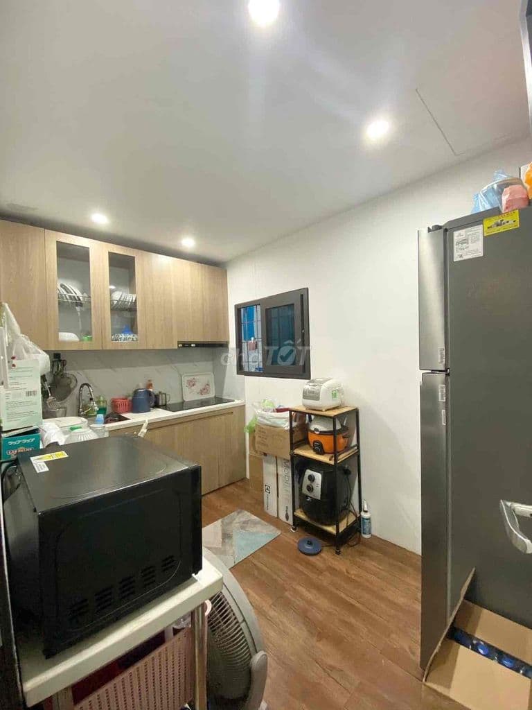 TT Đường Láng, 70m2, 2 thoáng, gần phố, ô tô đỗ, sân rộng, có ban công - Ảnh 3