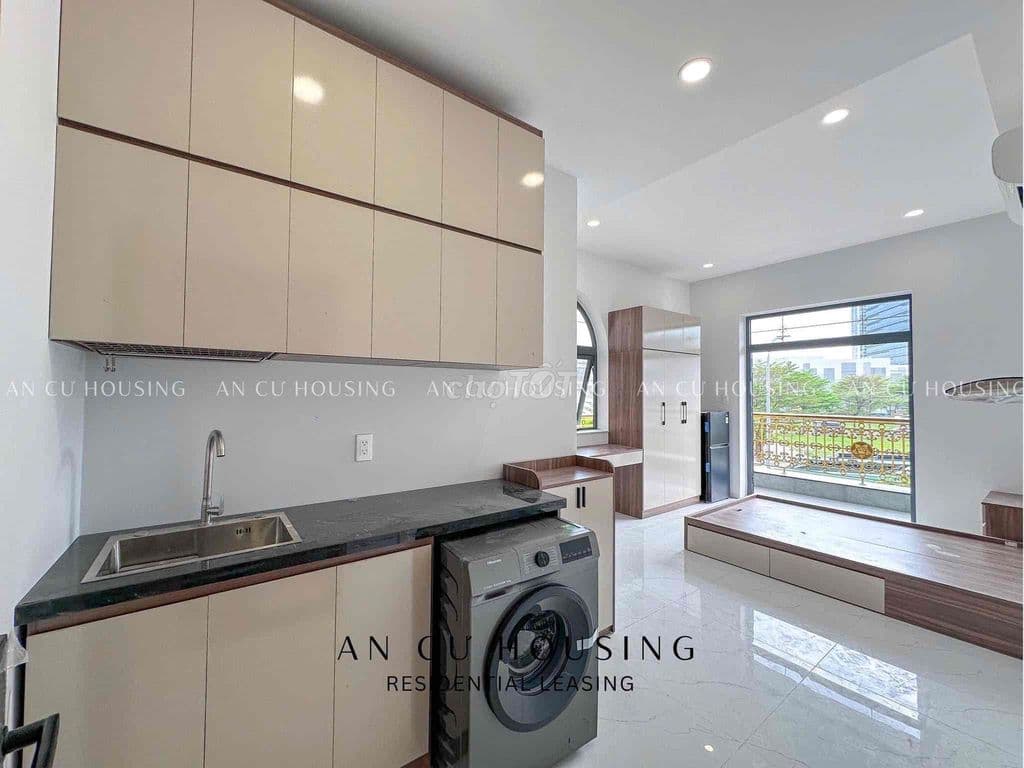 CHO THUÊ CĂN HỘ STUDIO BAN CÔNG Ở TÂN PHONG Q7 GẦN RMIT - LOTTE - Q1