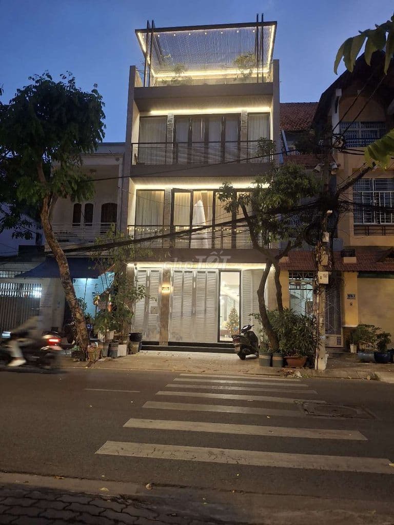 Bán nhà mặt tiền đường số 40 KDC TQĐ Quận 7.