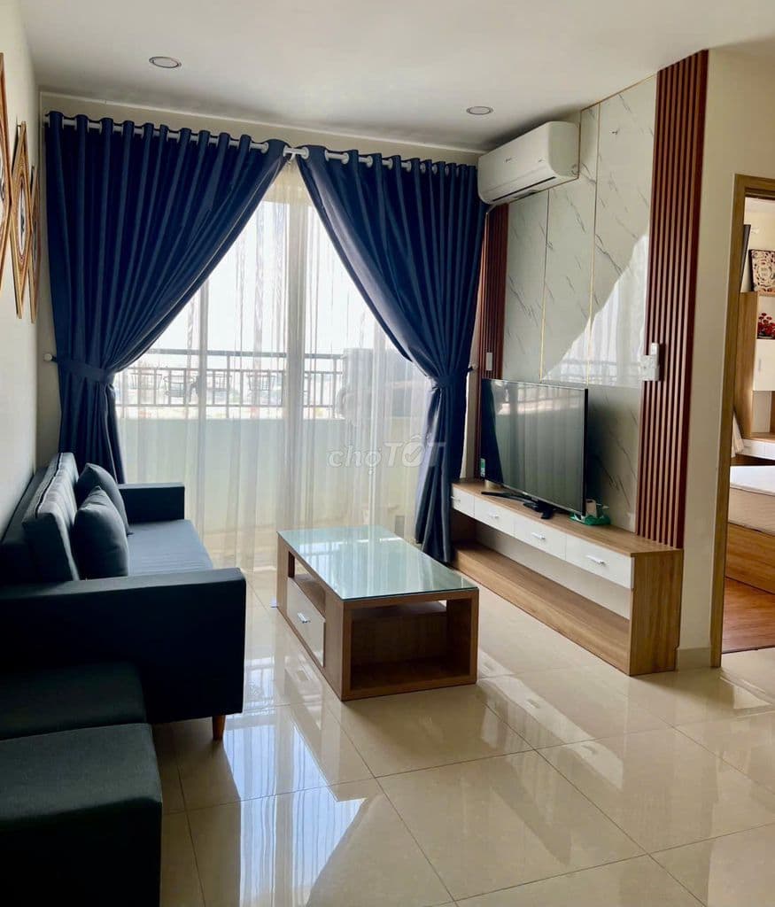 Căn 2PN Đầy đủ nội thất Cần bán; Chỉ 2,150 tỷ. LH Hương Xem nhà.