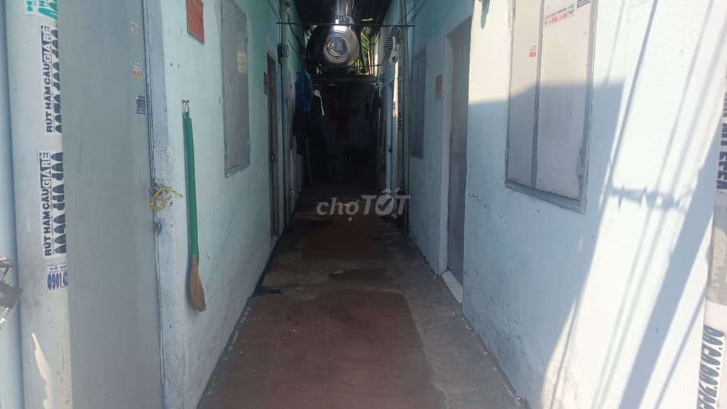 Nhà trọ 6 phòng 104m2, hẻm ngắn QL1A gần Bx An Sương xã Bà Điểm - Ảnh 2